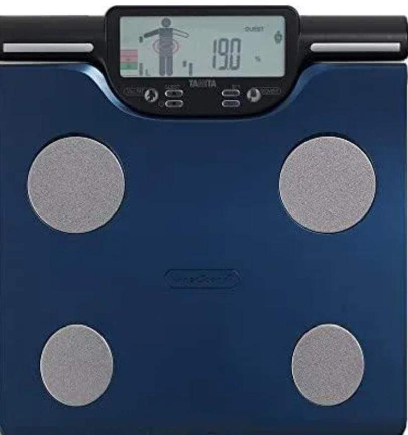 Zdjęcie na którym widać sprzęt do analizy składu ciała